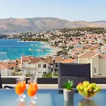 Apartamento Dreams With Pool, Private Terrace, Sea View, Jacuzzi Trogir