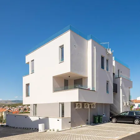 Dreams With Pool, Private Terrace, Sea View, Jacuzzi Daire