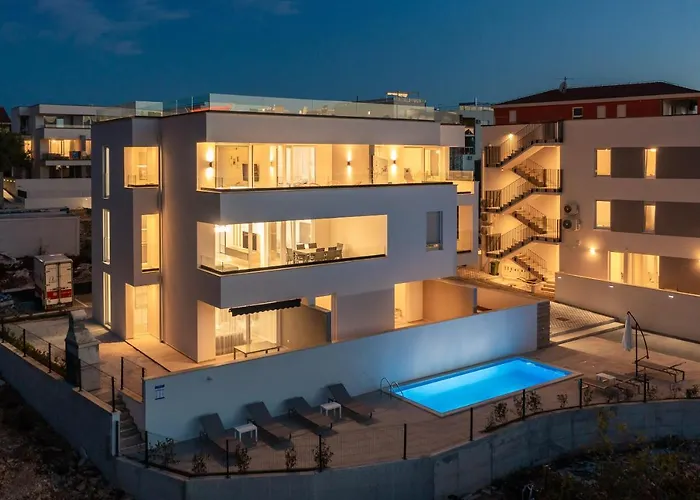 Dreams With Pool, Private Terrace, Sea View, Jacuzzi Daire Trogir