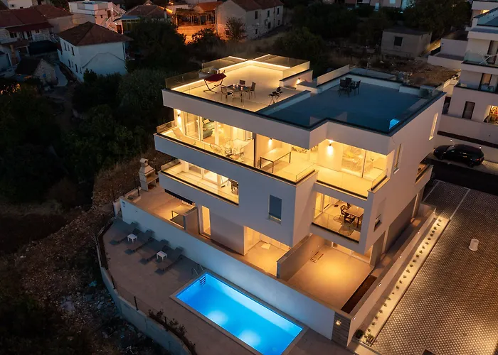 Dreams With Pool, Private Terrace, Sea View, Jacuzzi * Trogir