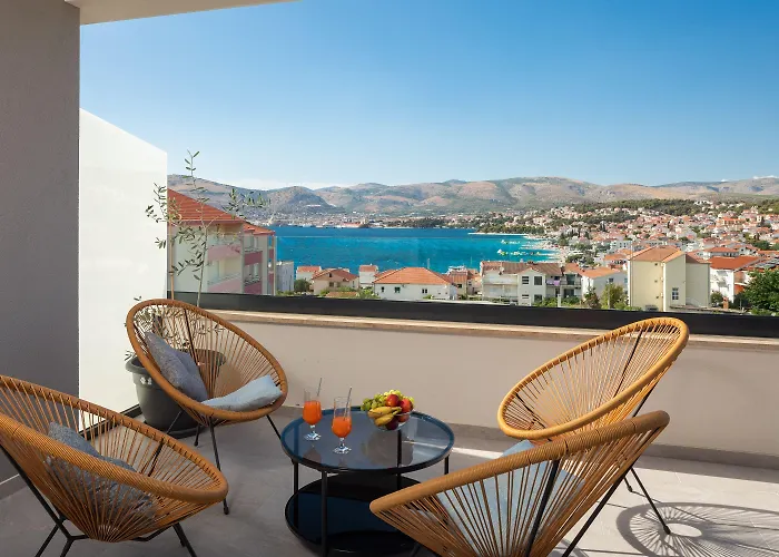 Dreams With Pool, Private Terrace, Sea View, Jacuzzi Daire Trogir