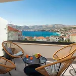 Apartment Dreams With Pool, Private Terrace, Sea View, Jacuzzi