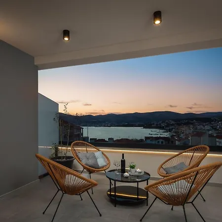 Luxury Penthouse Pool, Private Terrace, Sea View, Jacuzzi アパート *