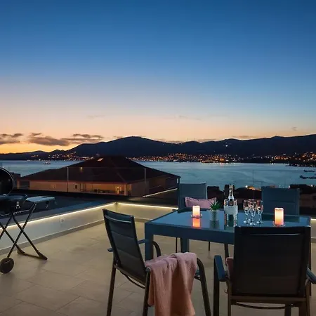 Apartment Luxury Dreams In Okrug With Swimming Pool, Sea View, Wifi, Parking