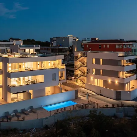 Luxury Dreams In Okrug With Swimming Pool, Sea View, Wifi, Parking Apartment *
