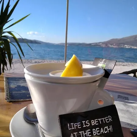 Luxury Penthouse Pool, Private Terrace, Sea View, Jacuzzi * トロギール
