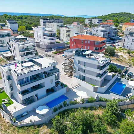 Luxury Penthouse Pool, Private Terrace, Sea View, Jacuzzi Apartment Trogir