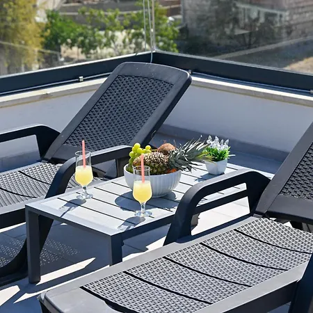 Luxury Penthouse Pool, Private Terrace, Sea View, Jacuzzi *