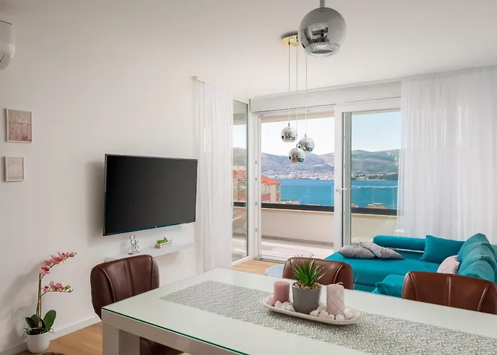 Dreams With Pool, Private Terrace, Sea View, Jacuzzi Apartament