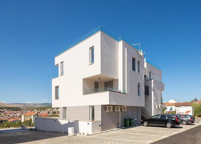 Dreams With Pool, Private Terrace, Sea View, Jacuzzi Apartament