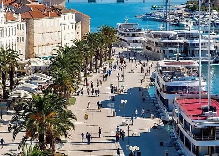 Apartament Dreams With Pool, Private Terrace, Sea View, Jacuzzi