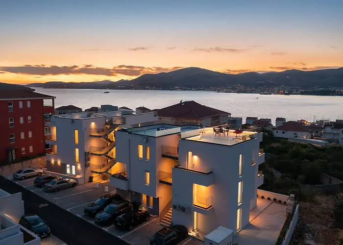 Dreams With Pool, Private Terrace, Sea View, Jacuzzi Trogir