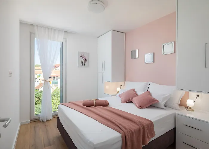 Apartament Dreams With Pool, Private Terrace, Sea View, Jacuzzi